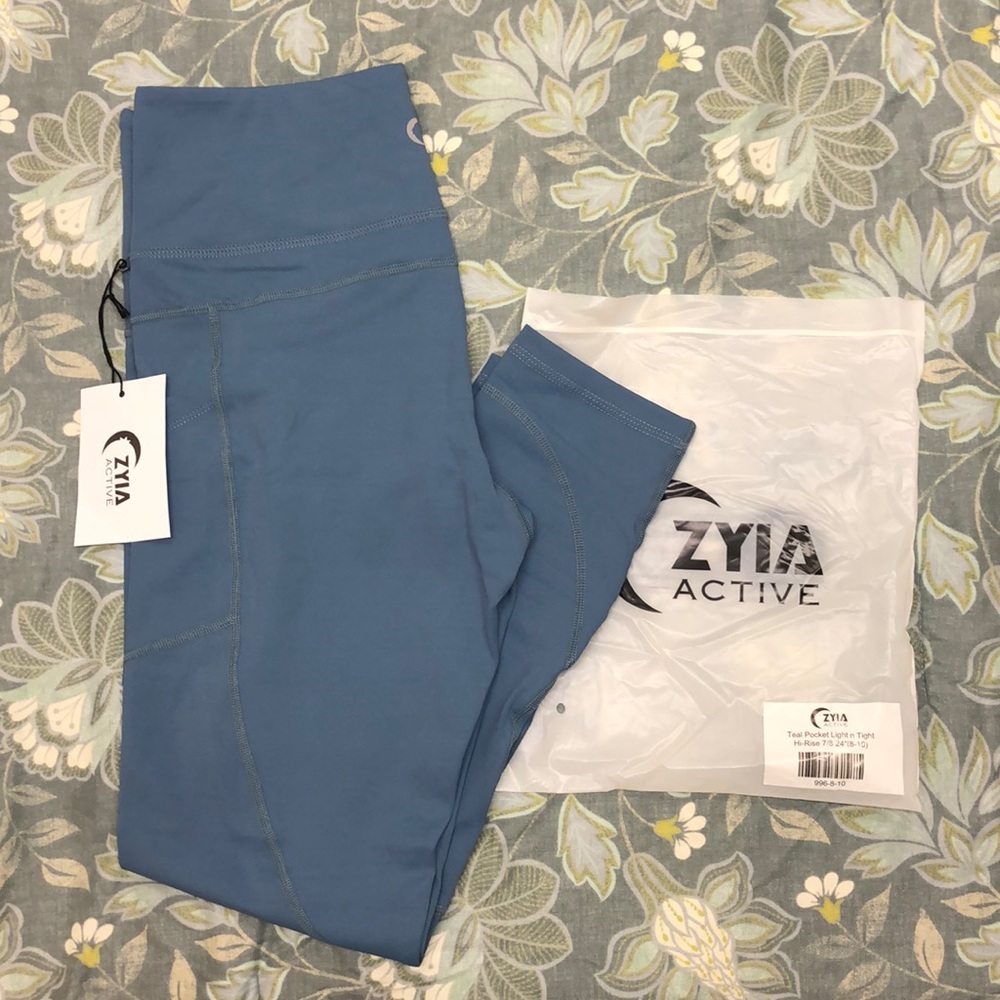 Zyia “Light n Tight” Leggings